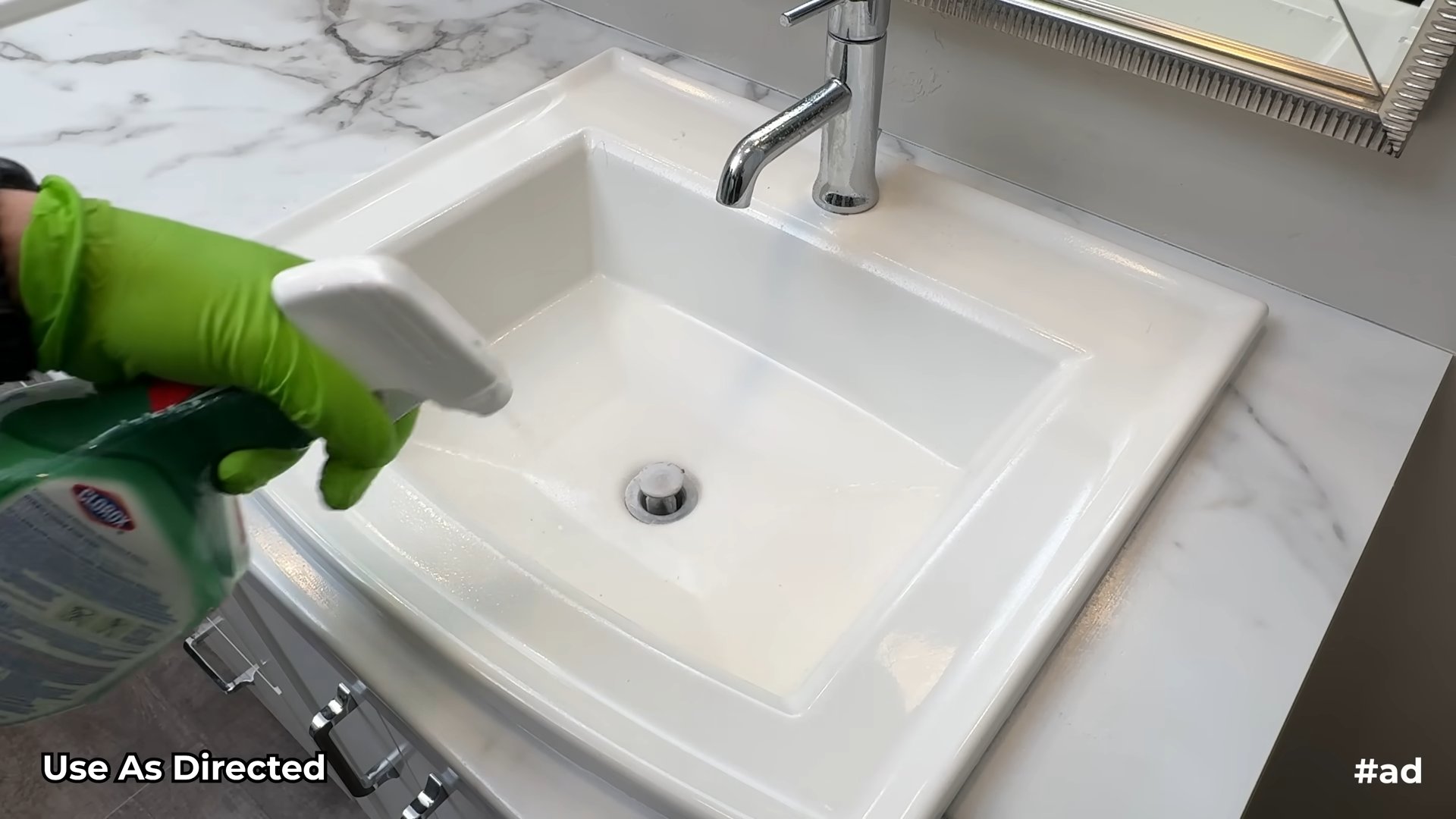 Bathroom cleaning with Clorox